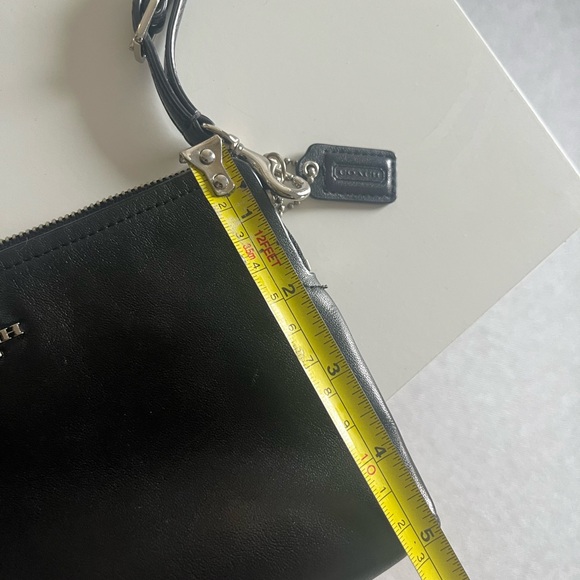 Large coach wristlet wallet - Picture 8 of 9